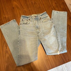 Abercrombie and Fitch Ankle Straight Jean